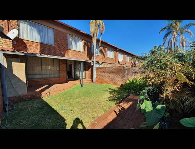 3 BEDROOM APARTMENT FOR SALE IN THE ORCHARDS